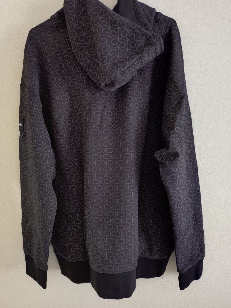   ダークグレー パーカー