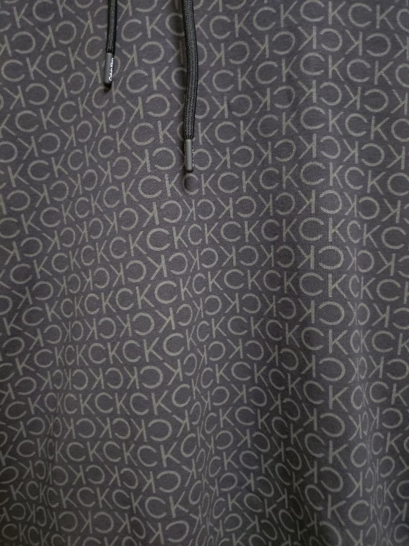   ダークグレー パーカー