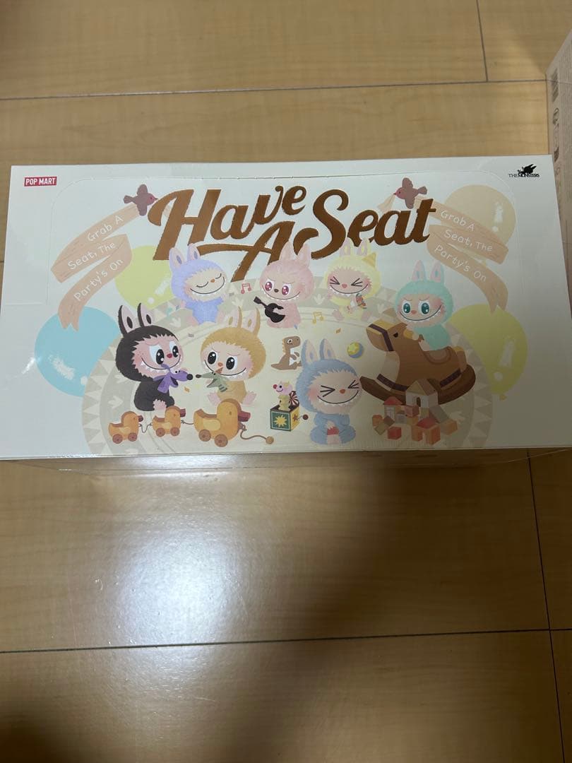 LABUBUラブブ THE MONSTERS ハブアシートHave a Seat