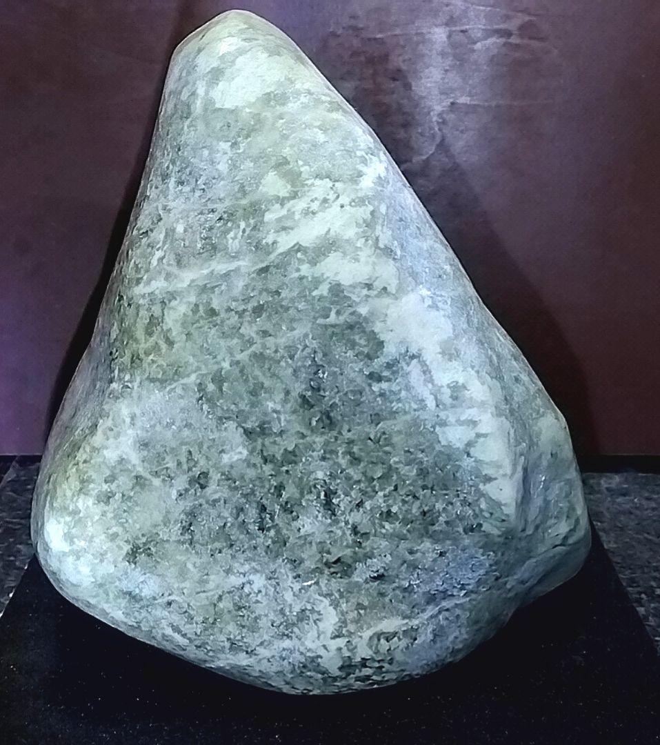 ☆翡翠原石☆糸魚川硬玉【姫川・転石磨き石1.1kg】