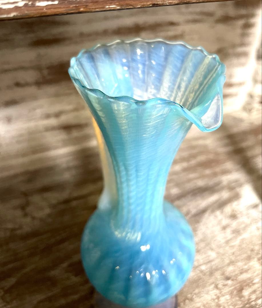 フランスアンティーク オパールセントガラス オパリン 花瓶 フラワー