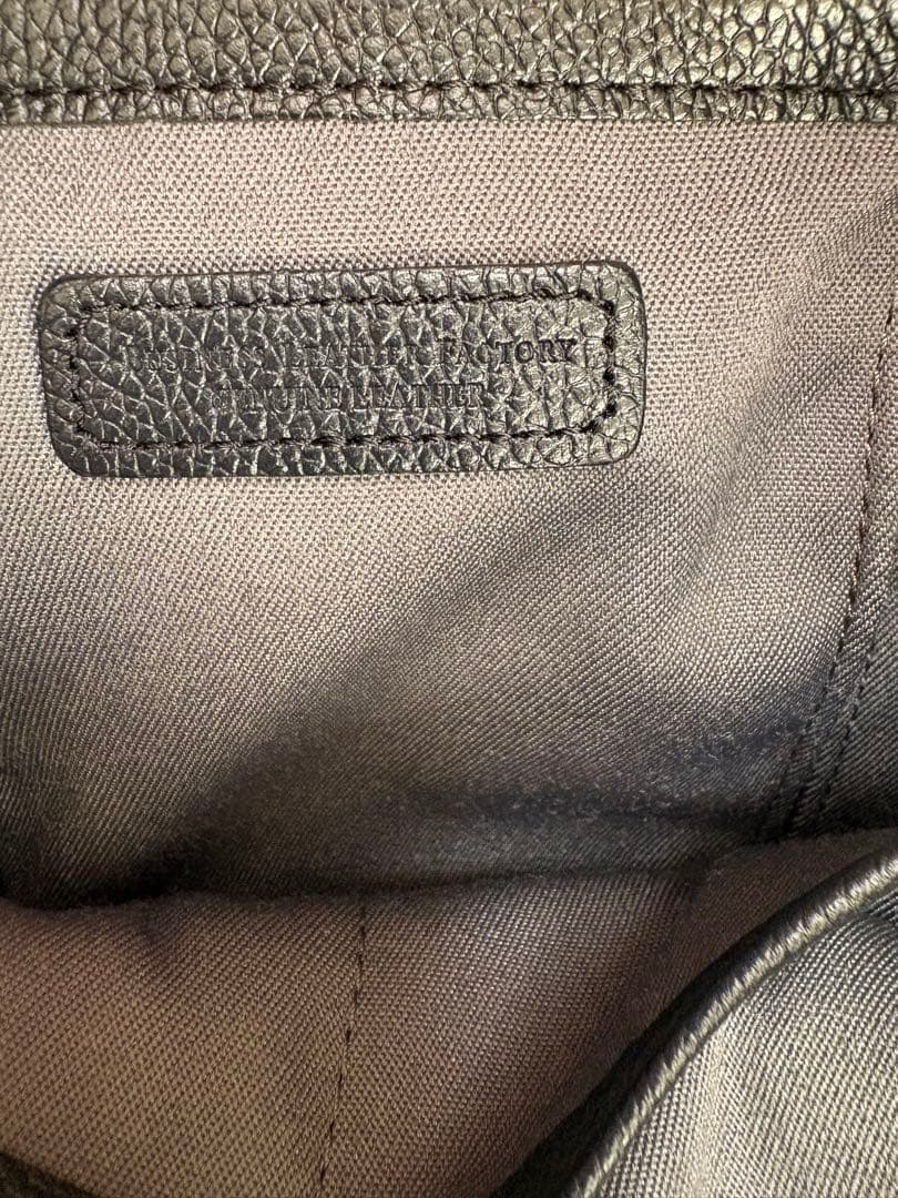 ブラック ビジネスレザーファクトリー ショルダーストラップ付き