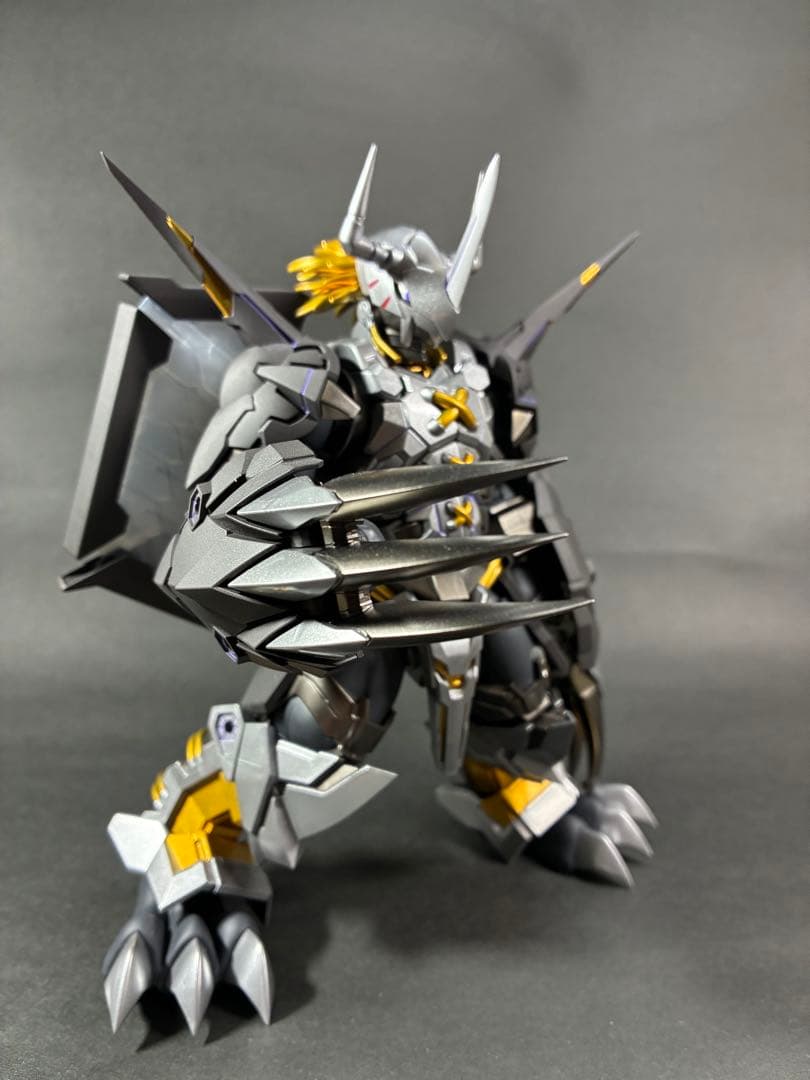 バンダイ　ブラックウォーグレイモン塗装済み完成品