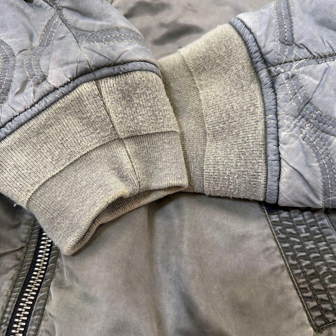 ディーゼルブルゾン　カーキ色