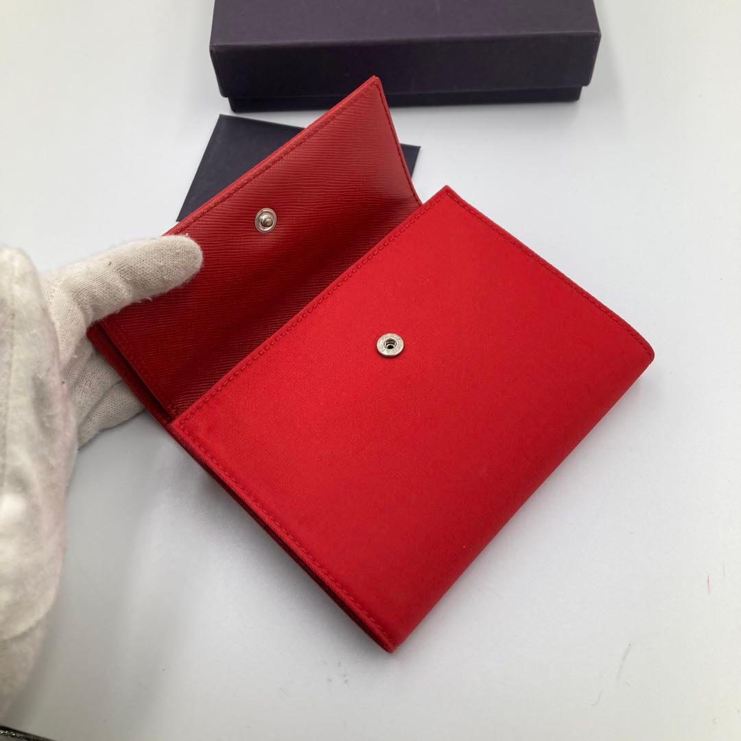 新品！ PRADA プラダ 折り財布 レッド 付属品完備 13A