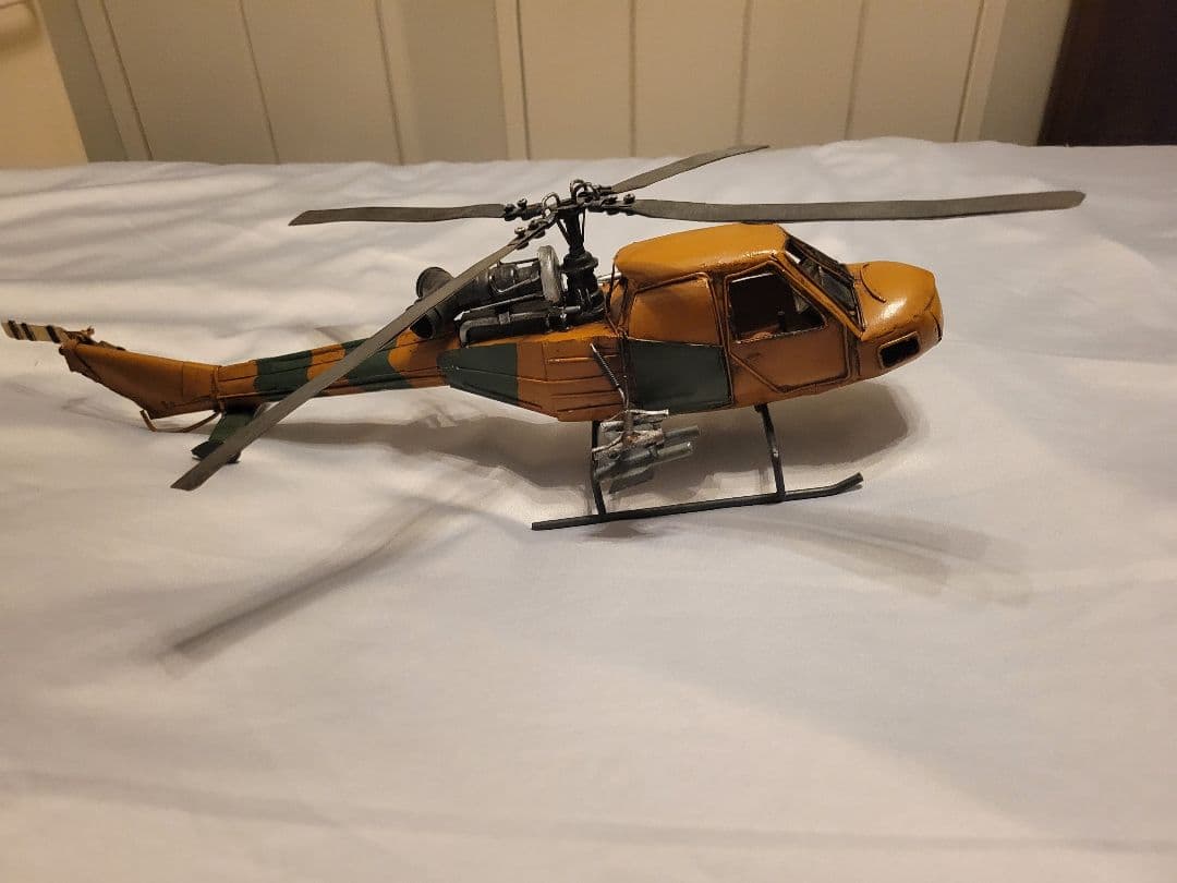 昭和レトロ ブリキ製 UH-1B型 ヘリコプター MADE IN JAPAN