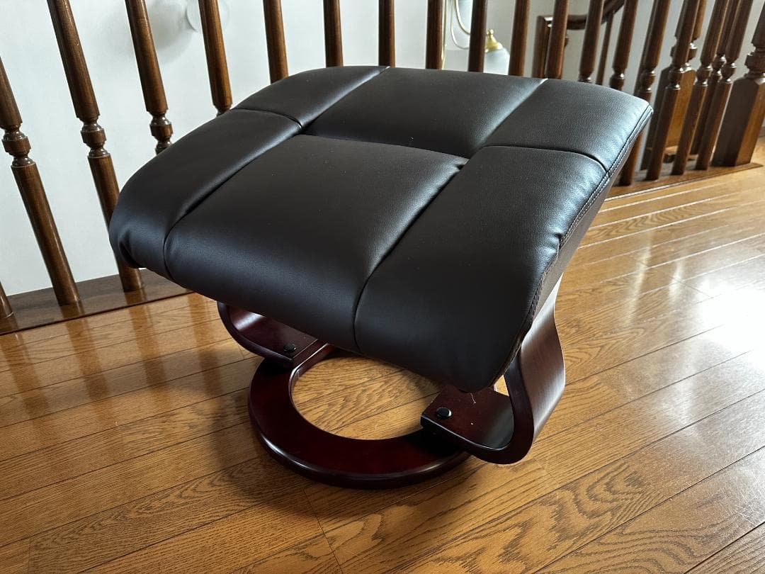 Roberto　(ロベルト） ブラウン クッション付きオットマン