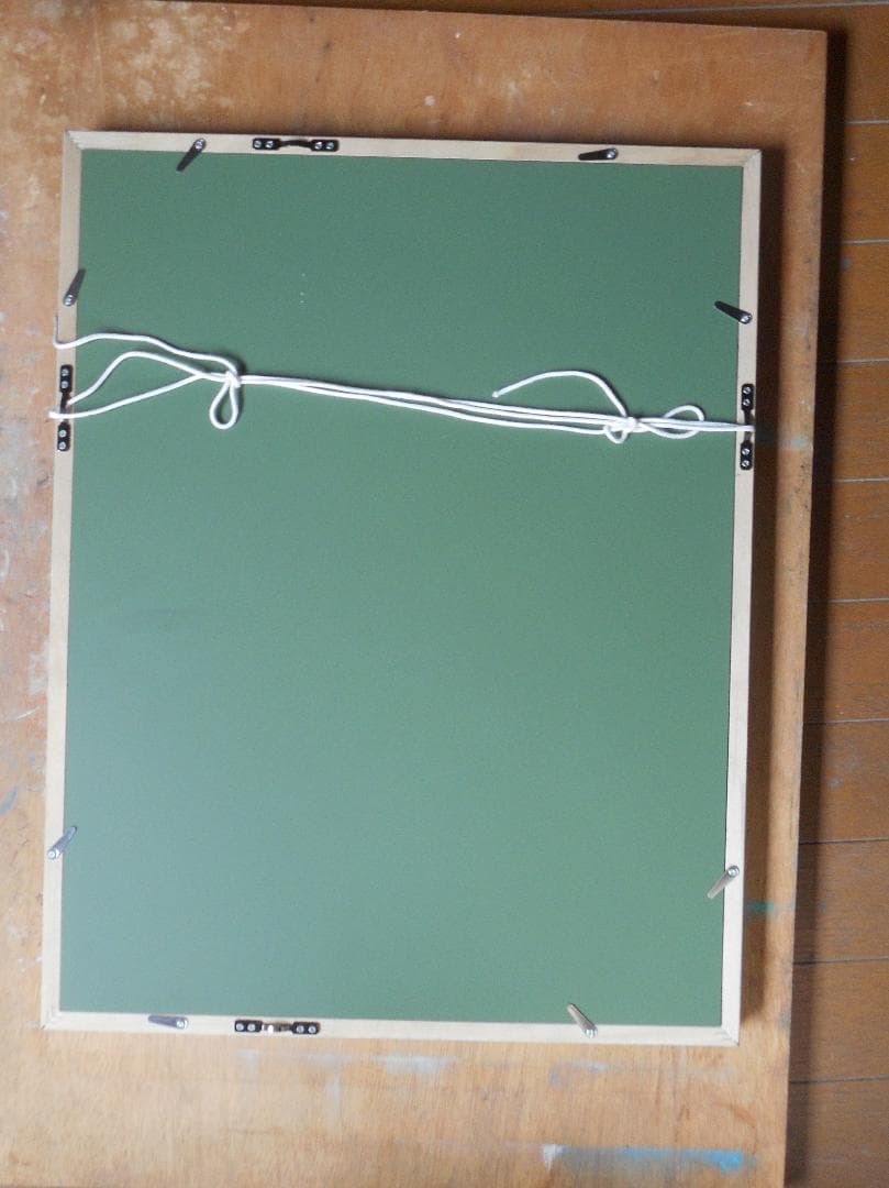 うしろむきの少女