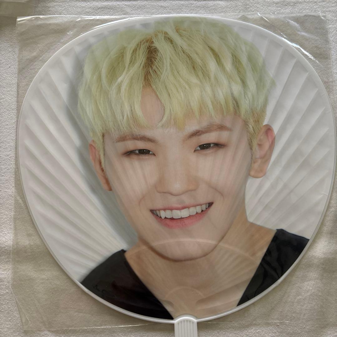 ウジ まとめ売り 64点 SEVENTEEN セット SEVENTEEN 公式うちわ ウジ 5