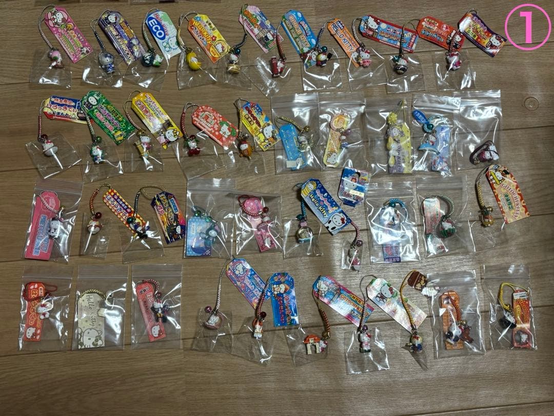 【合馬公式アカウント1】ハローキティ ご当地ストラップ 140個+おまけ