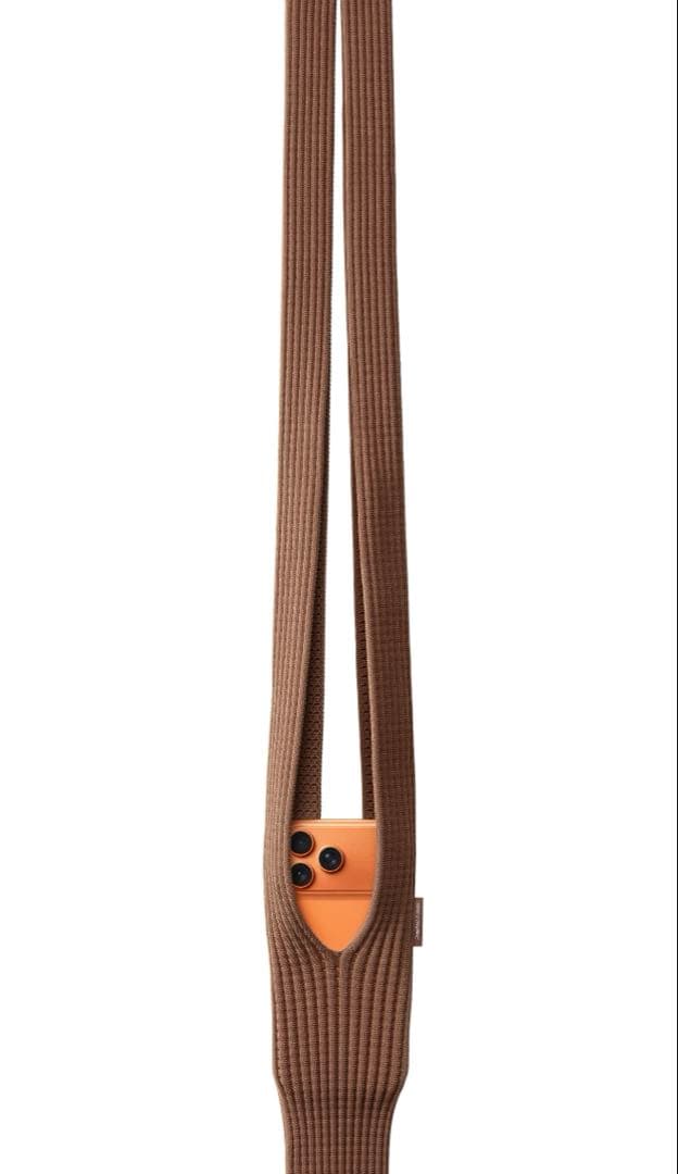 iPhone Pocket by ISSEY MIYAKE - ロング-シナモン