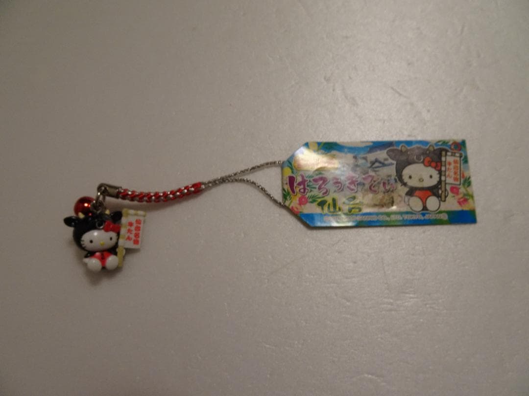 新品、未使用。ご当地限定ハローキティ根付けストラップ16個+中古2個　de-18