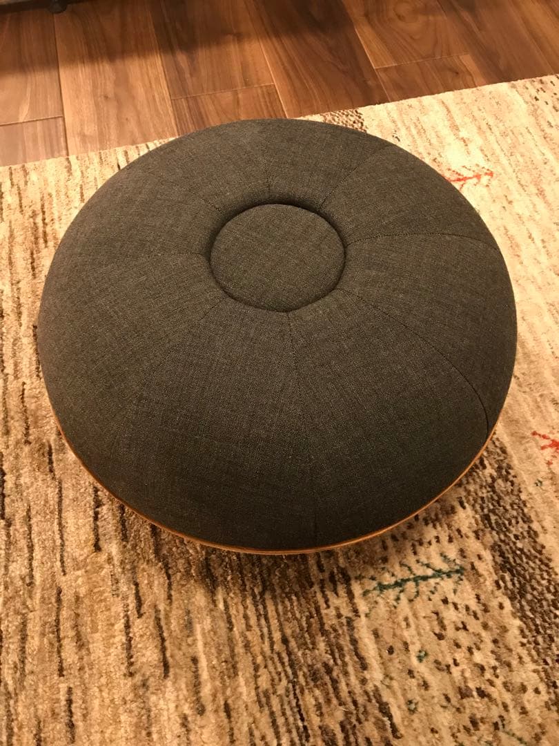 Fritz Hansen/フリッツハンセン スツール POUF/プフ 丸椅子