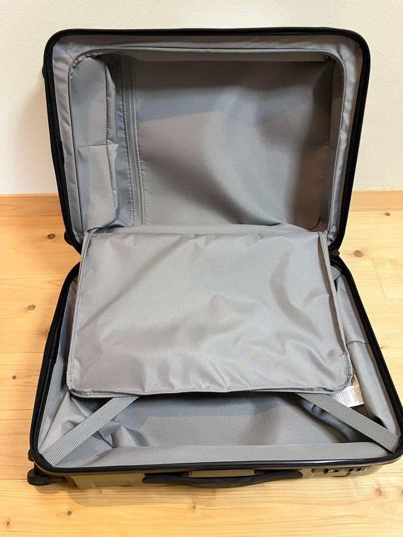 新品・未使用 無印良品 ストッパー付きハードキャリー35L カーキ