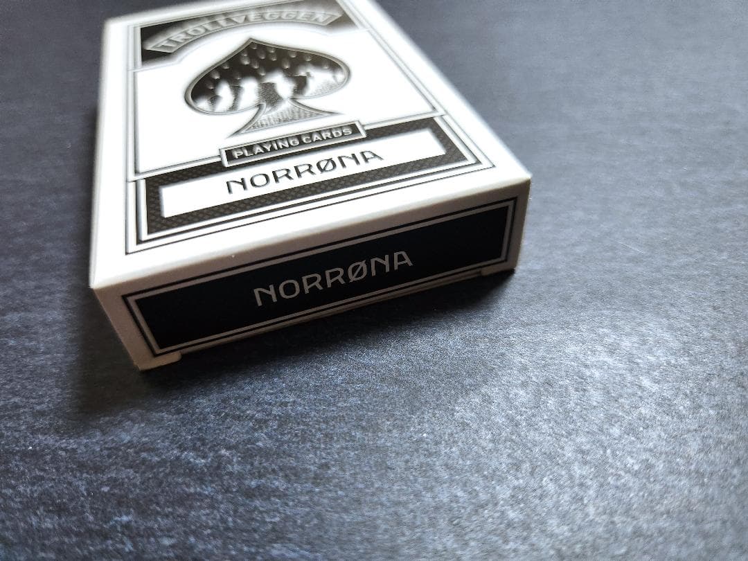 ノローナNORRONA 非売品トランプ 津村仁美 - メルカリ