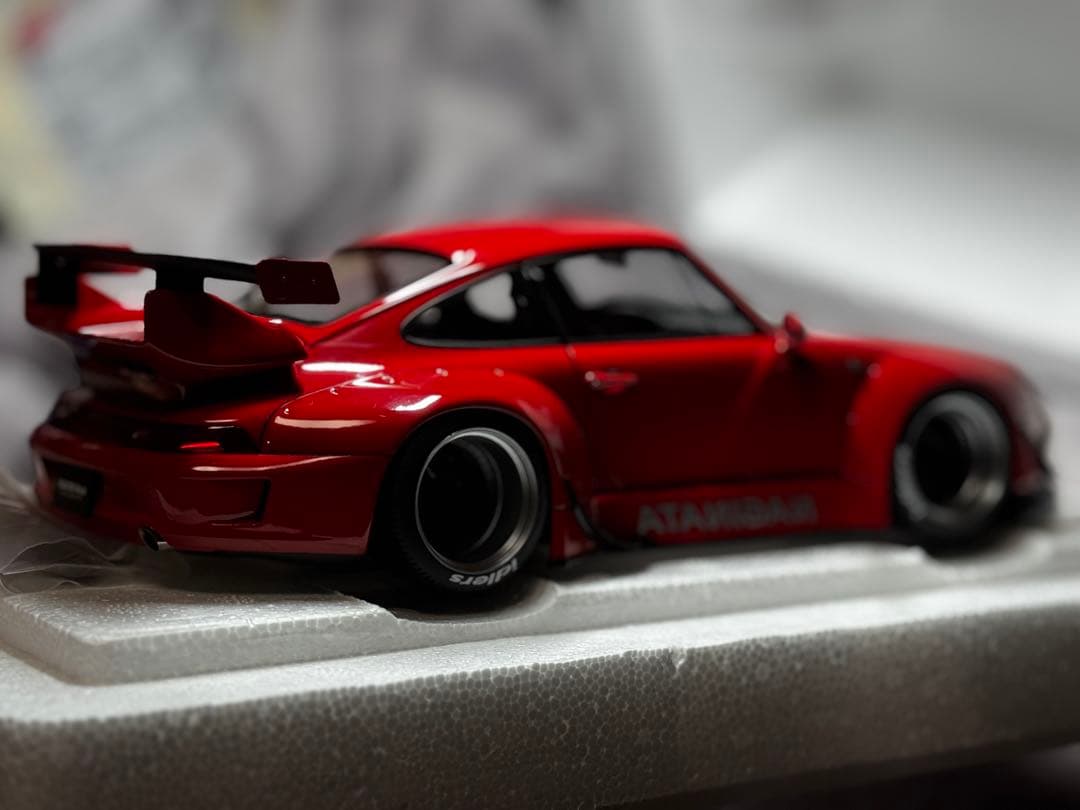 RWB 993 レッド/ガンメタル 1/18