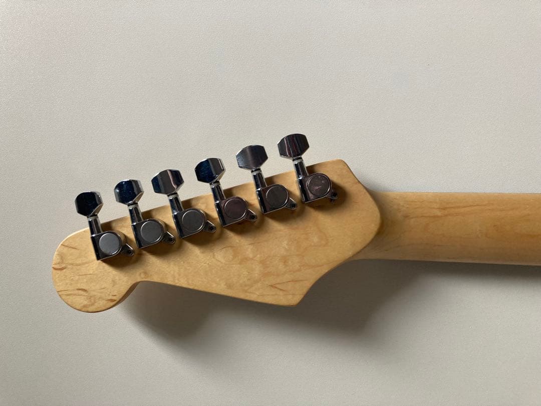 ブラック ストラトキャスタータイプ エレキギター