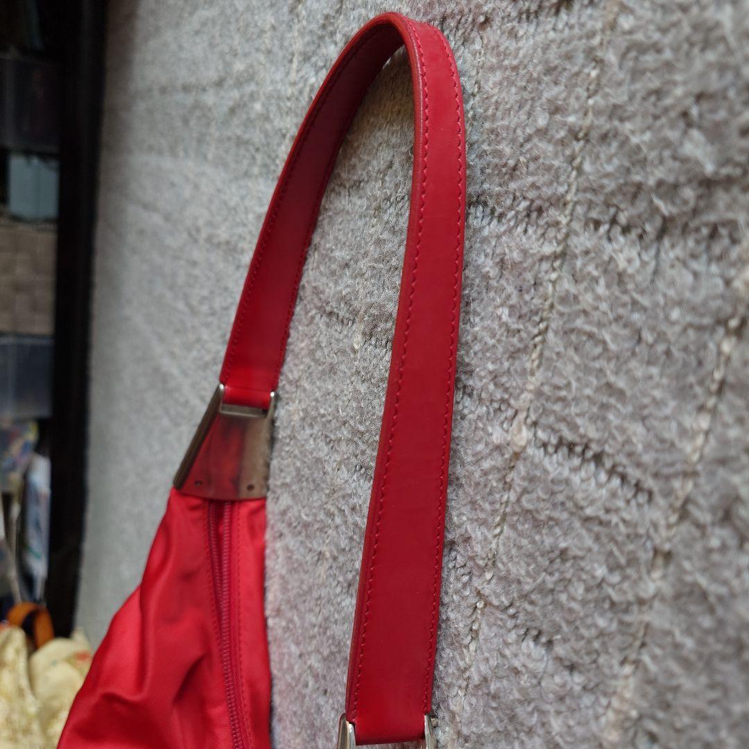 美品　PRADA ナイロン エナメル ショルダー バッグ　レッド 　イタリア製