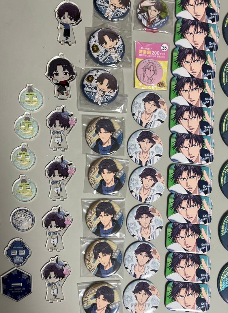 キャラクター缶バッジセット多数