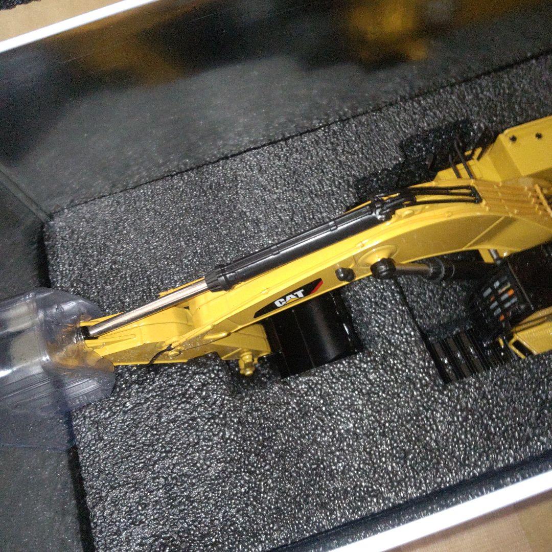 フィアット君　キャタピラー建機　CAT 390F L 1/50