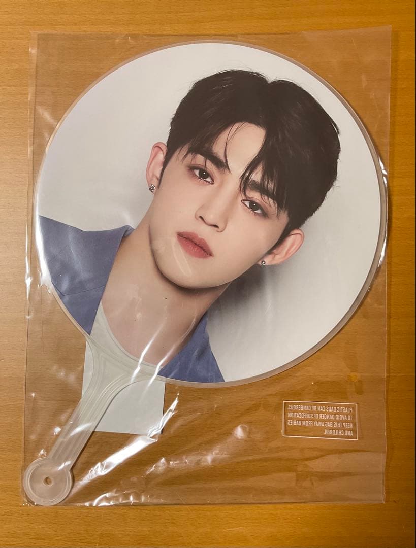 SEVENTEEN INCOMPLETE SCOUPS エスクプス うちわ - メルカリ