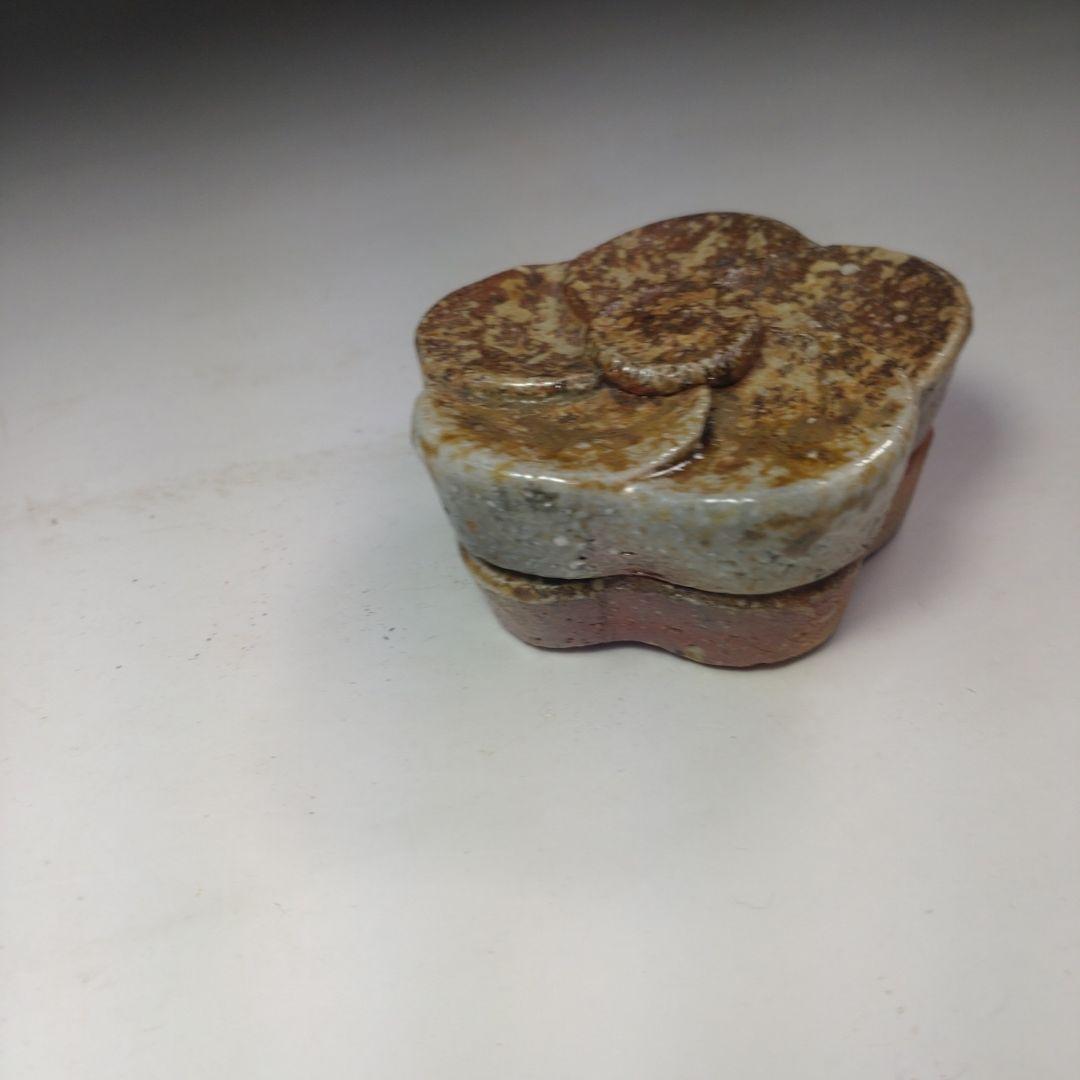 イ247 梅香合『信楽焼　上田直方作』『表千家　久田宗也（尋牛斎）極箱　花押』