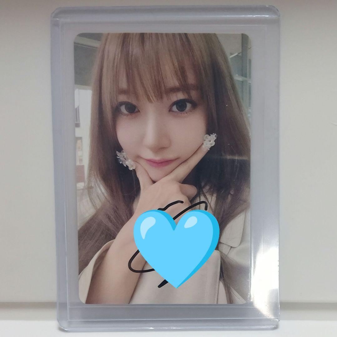 LE SSERAFIM サクラ 直筆サイン入り トレカ ラキドロ ユニバ - メルカリ