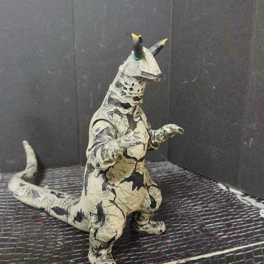 ウルトラ怪獣旧型ソフビシーボーズ.エレキング.レッドキング