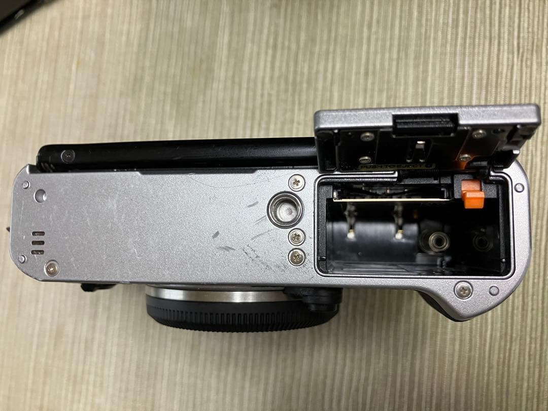 ジャンク品】FUJIFILM X-T10 シルバーレンジファインダーカメラ