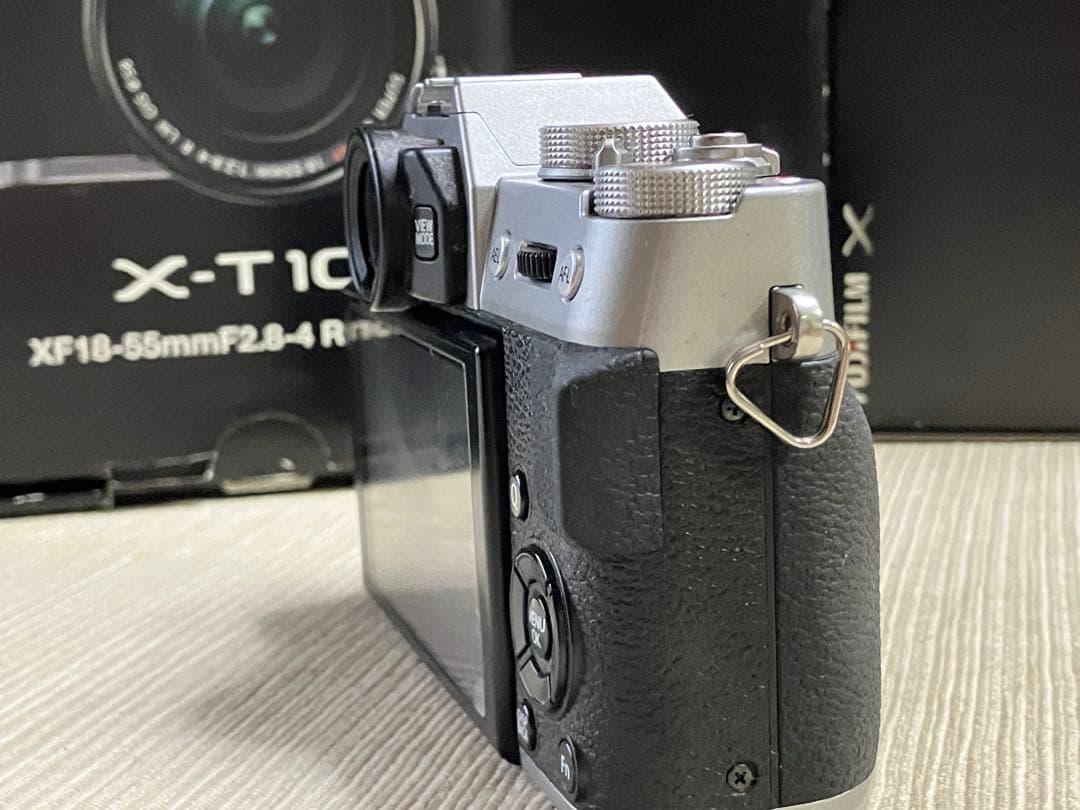 ジャンク品】FUJIFILM X-T10 シルバーレンジファインダーカメラ