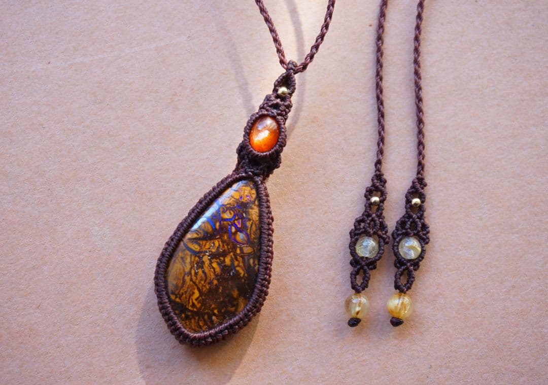 《P.》ボルダーオパール　サンストーン　マクラメ　ネックレス