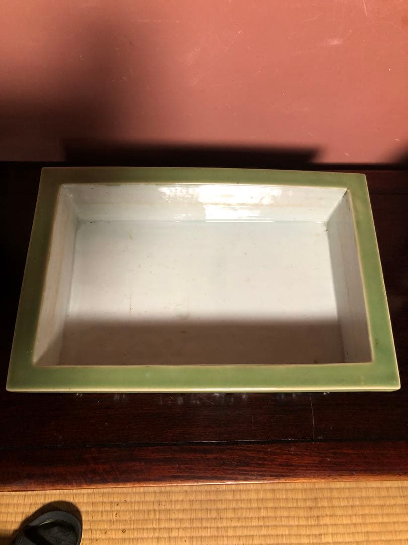 蔵にあった大型の青磁桐鳳凰文水盤 蔵にあった大型