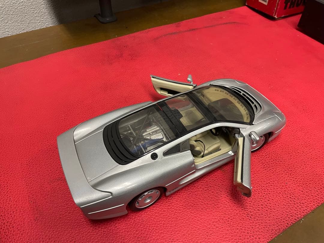 ジャガー　XJ220