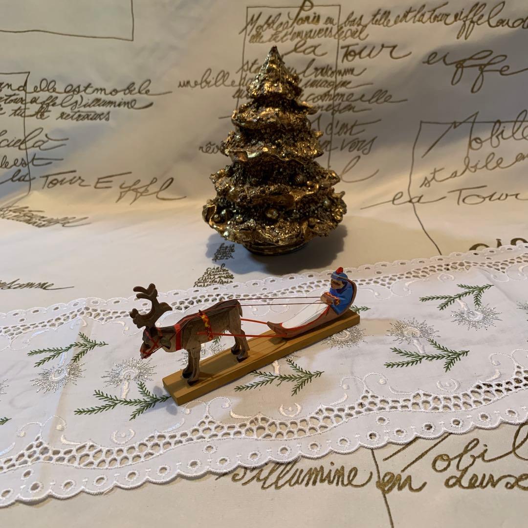 ドイツ製 木製人形 エルツ地方 ヘルビック工房のソリを引く男の子