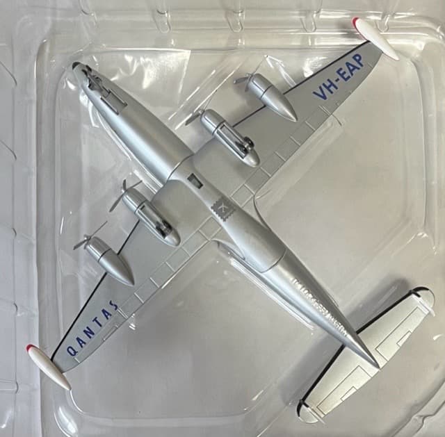 Qantas Airways L-1049G-82-153