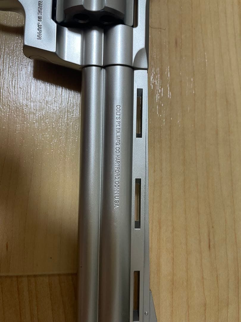 コルト パイソン 357マグナム　ガスリボルバー 6インチ