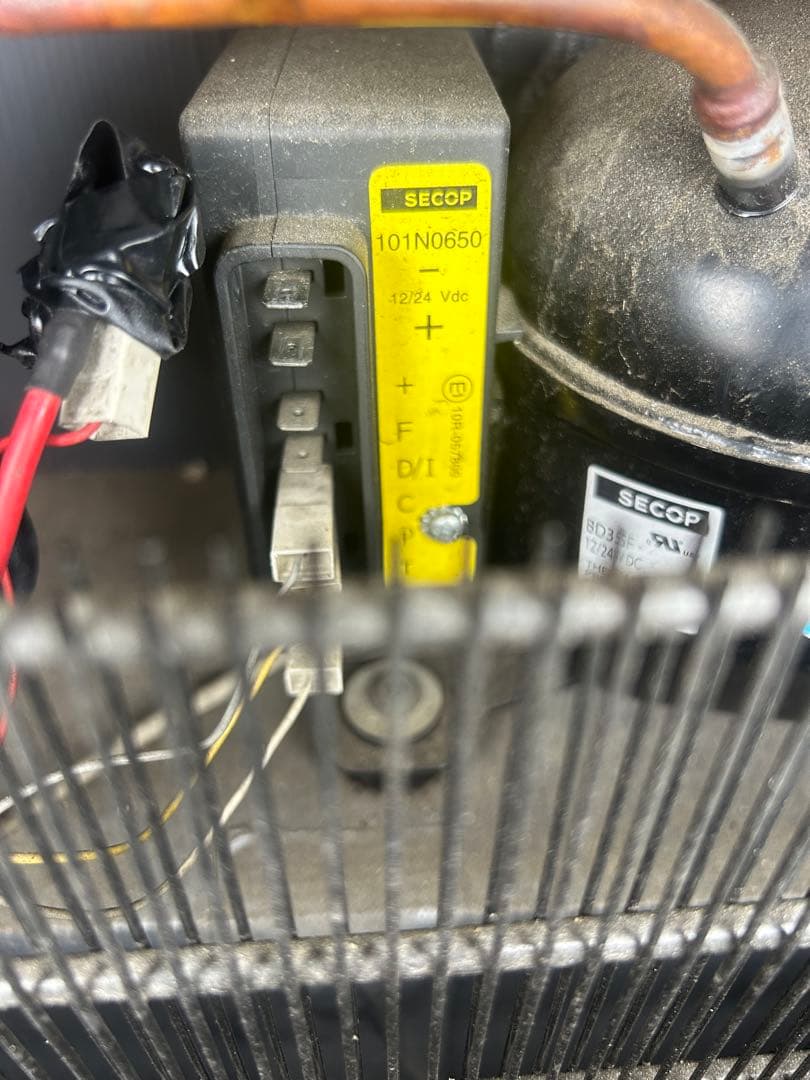 キャンピングカー冷蔵庫 12V Dometic MDC-90 ジャンク品