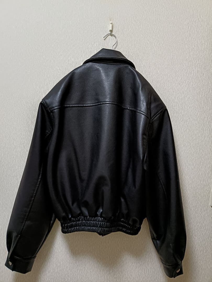 ZC-TWO フェイクレザー ジャケット 肩パット入り 黒 ショート丈