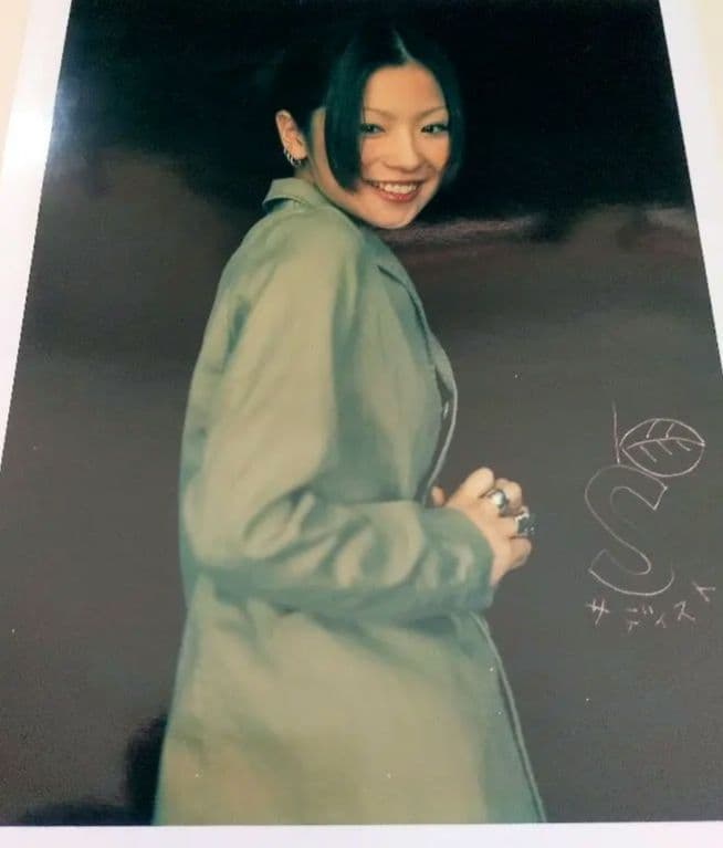 椎名林檎　直筆サイン入り特大ポラロイド写真