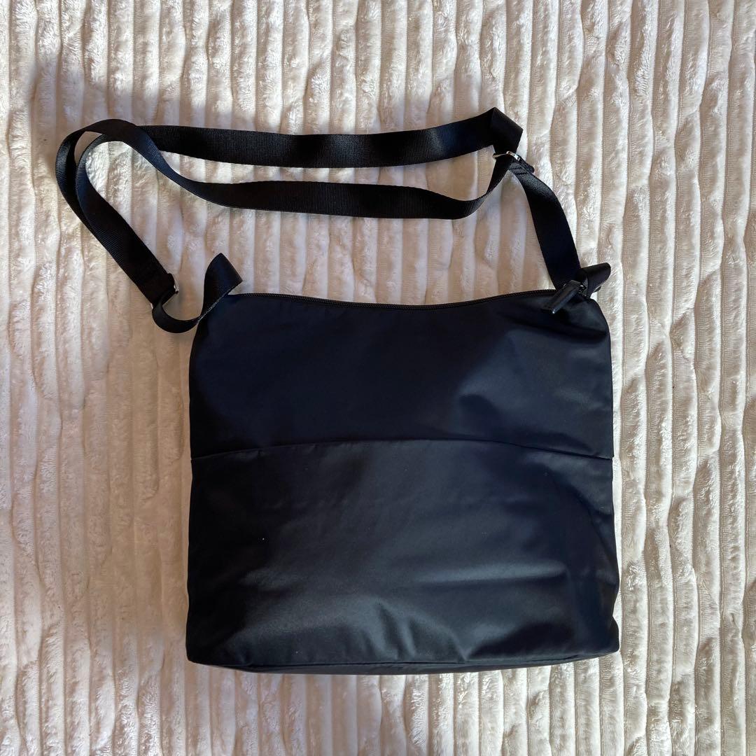 【美品•保証書付き】agnès b.（アニエスベー）ショルダーバッグ ブラック