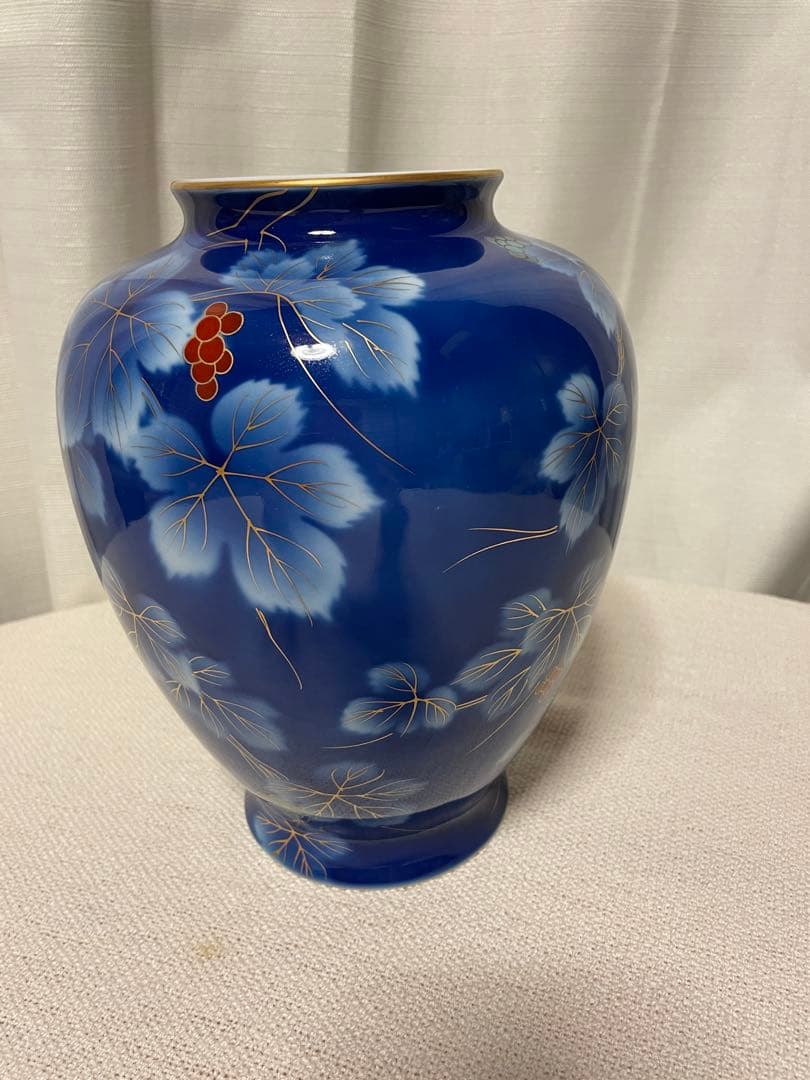 深川製磁 花瓶 金葡萄文様 青 深川製磁 花瓶 ぶどう [2z-3274] |