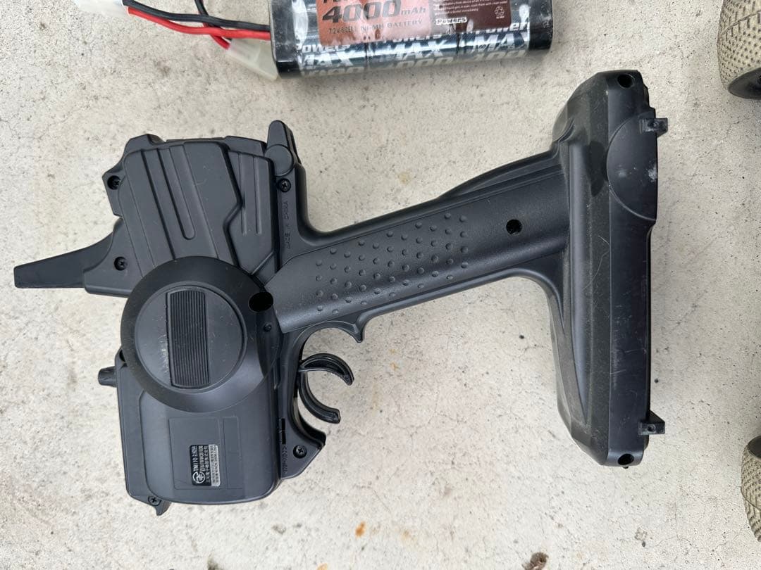 オフロードトラックラジコンカー　2台（タミヤ　他）　ジャンク品