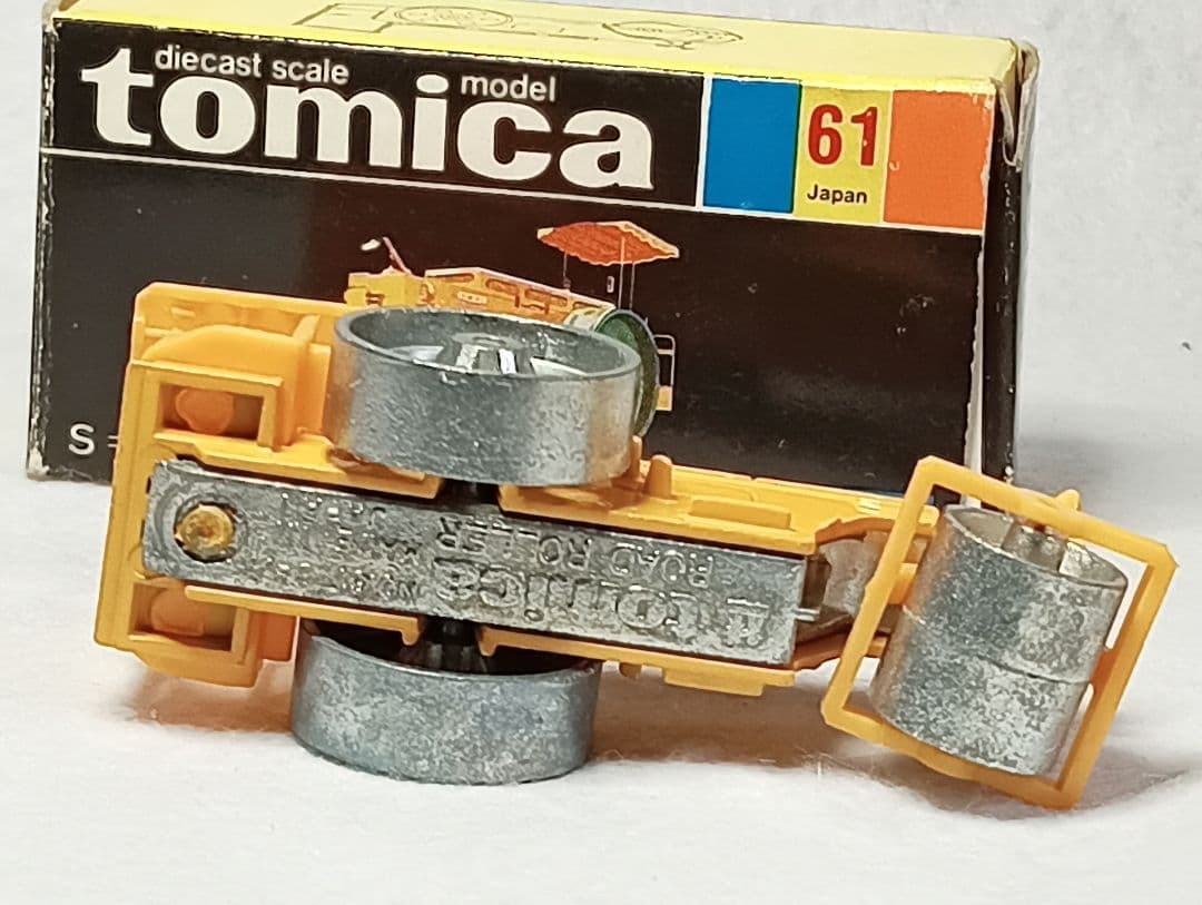 黒箱 トミカ 川崎重工ロードローラ 箱有 当時物