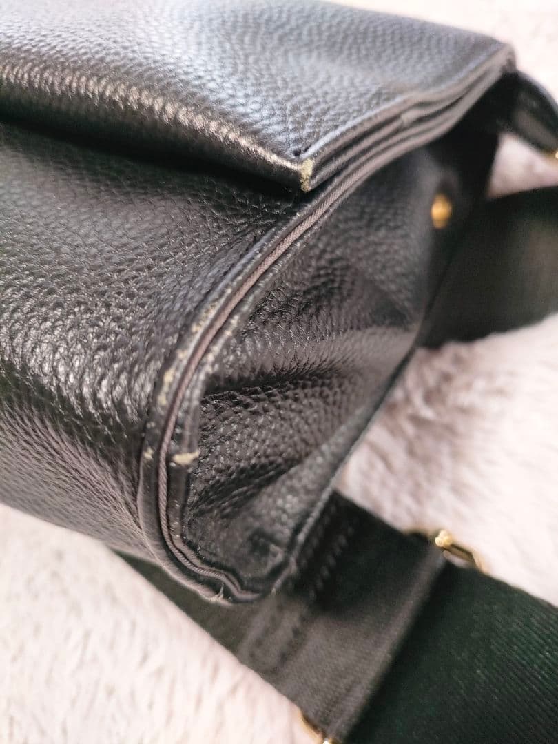 イアパピヨネ　ワイドテープショルダーバッグ