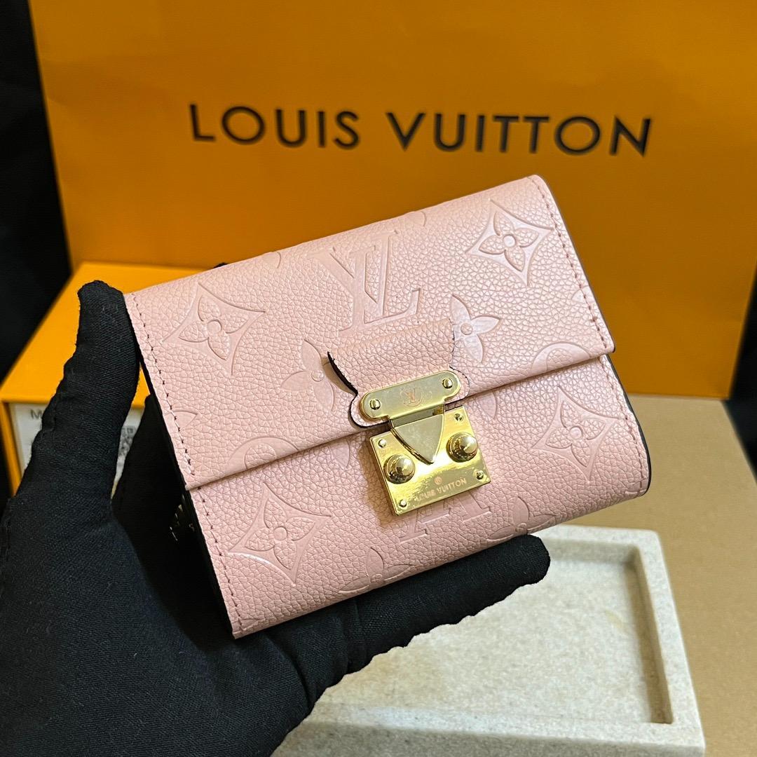 Louis Vuitton ピンク 三つ折り財布 - メルカリ