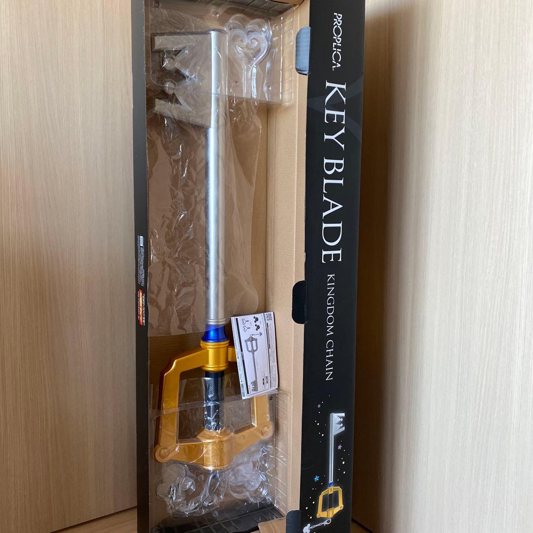 キングダムハーツ キーブレード Amazon.co.jp: キングダム ハーツ ライトアップキーブレード