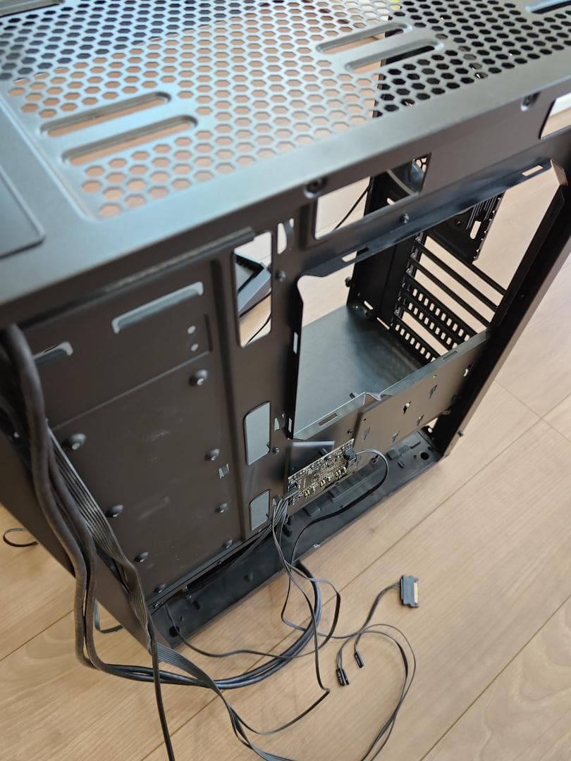 ENERMAX LIBLLUSION LL30と電源