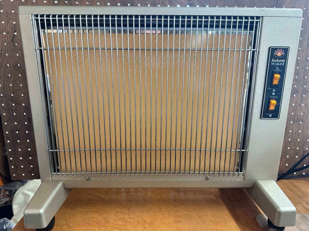 サンルミエ E800LS キュート 遠赤外線ヒーター 日本製 - メルカリ