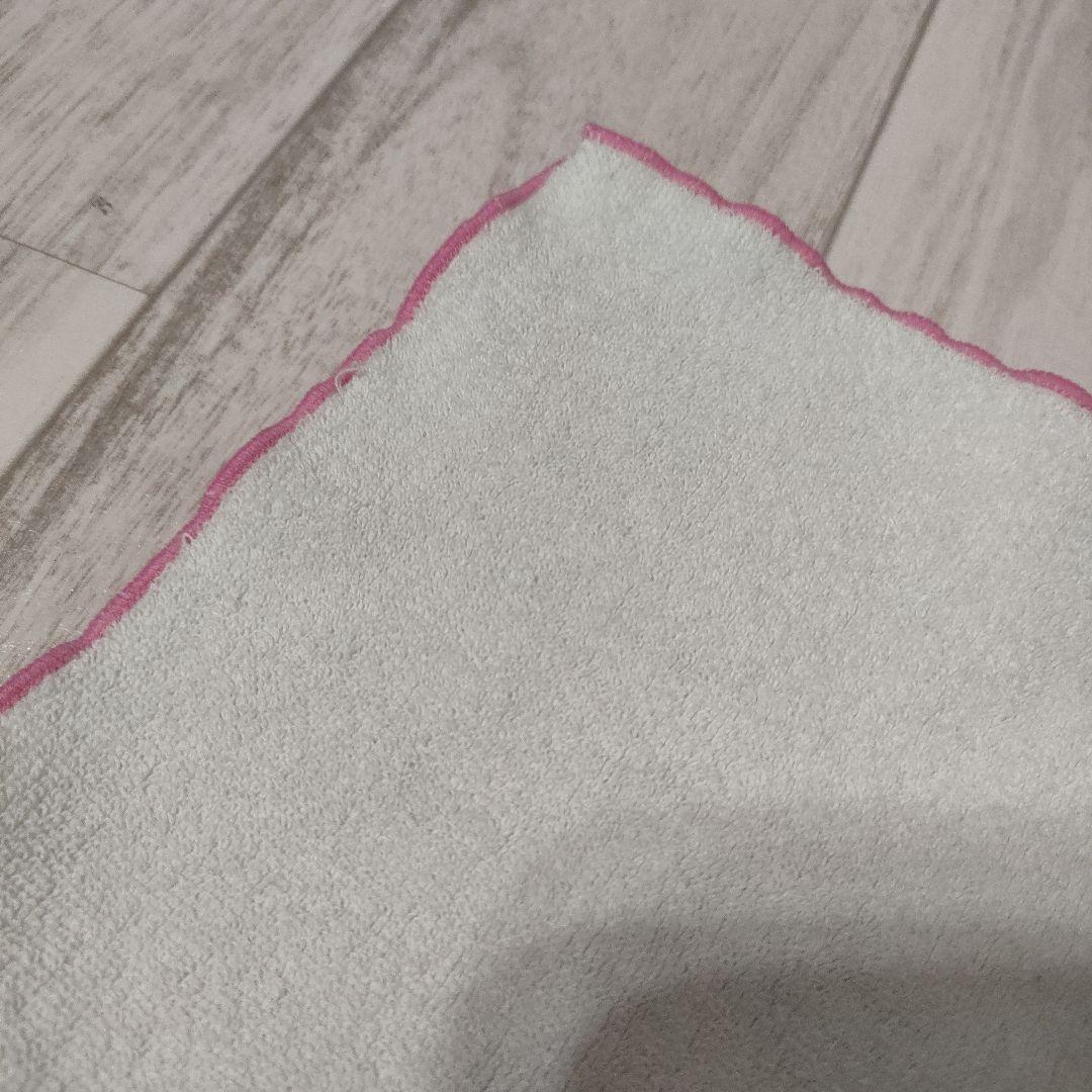 ポケモン メガタブンネ ポンチョ を着たピカチュウ ハンドタオル