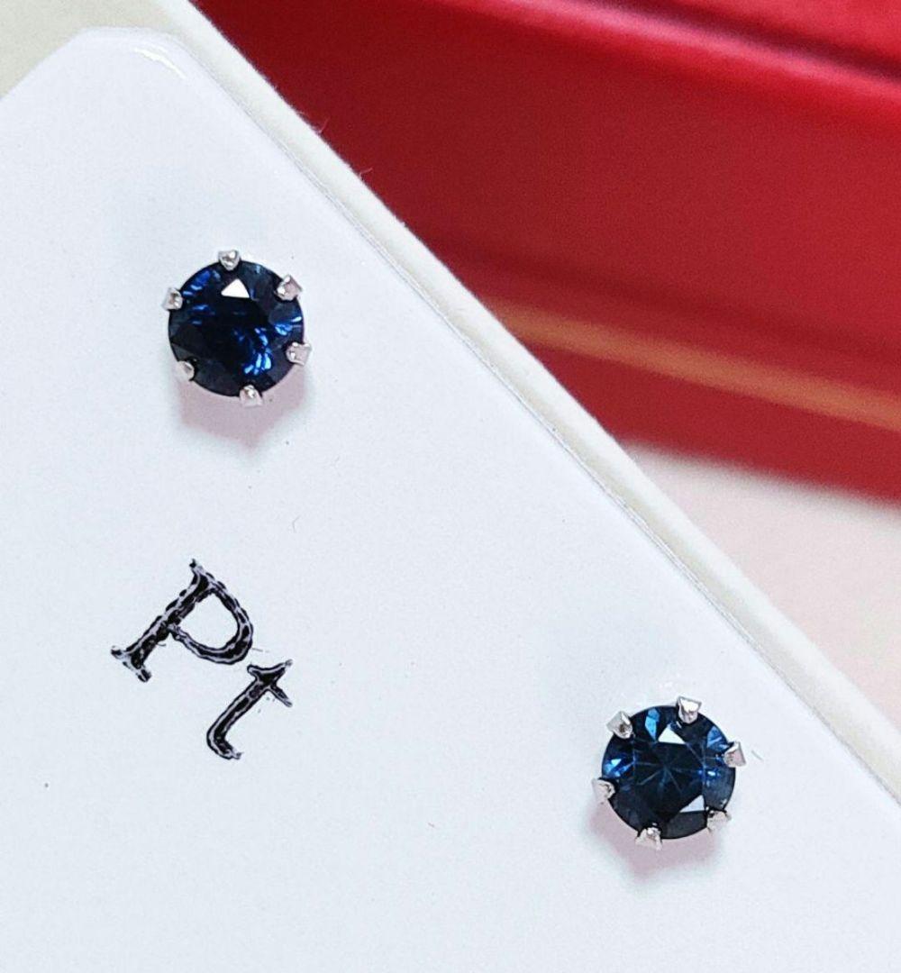 未使用品 pt900 天然ブルーサファイア ピアス 未使用品 Pt900 天然